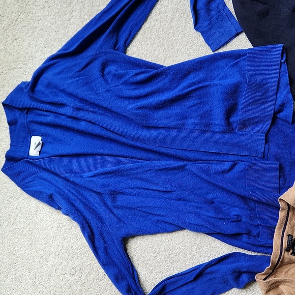 Cardigans - Picture 4 of 4